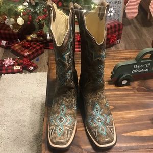 Corral boots